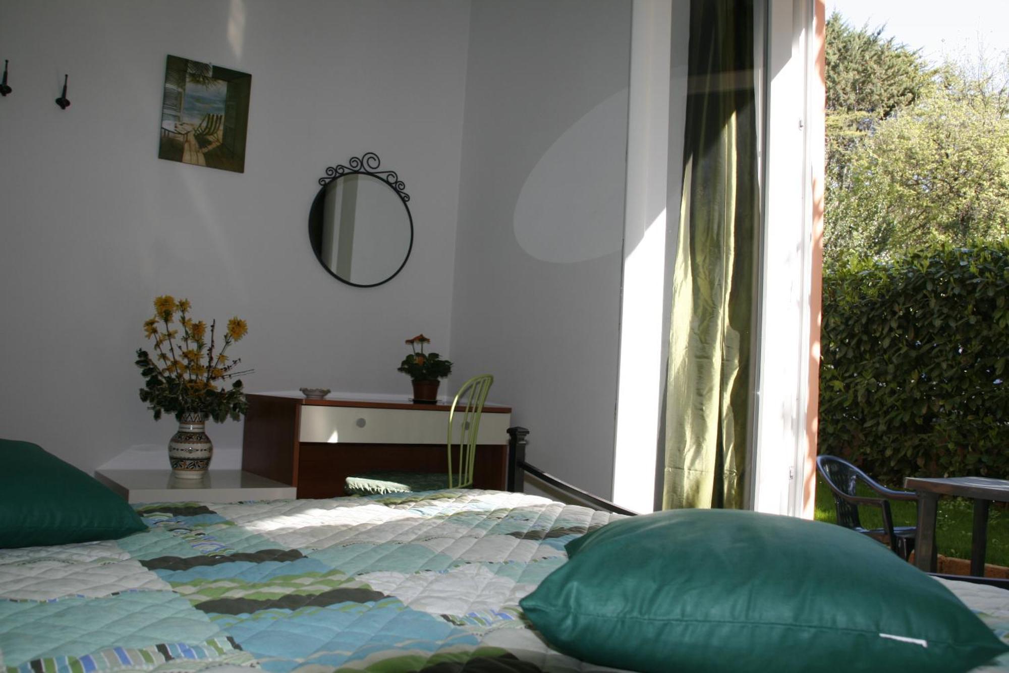 A Due Passi Dal Mare B&B Нумана Екстер'єр фото