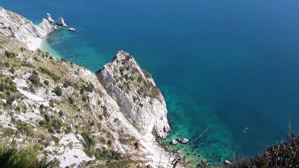 A Due Passi Dal Mare B&B Нумана Екстер'єр фото
