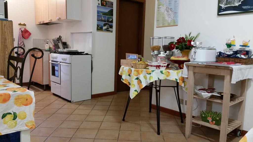 A Due Passi Dal Mare B&B Нумана Екстер'єр фото