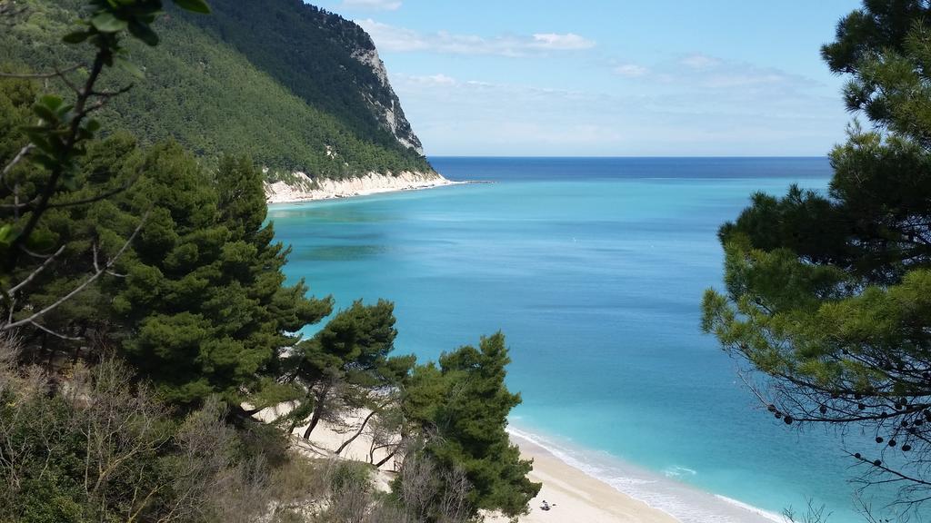 A Due Passi Dal Mare B&B Нумана Екстер'єр фото