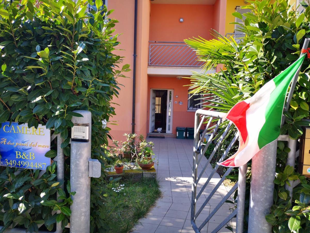 A Due Passi Dal Mare B&B Нумана Екстер'єр фото